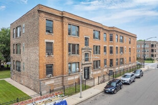 Michigan Corners in Chicago, IL - Building Photo