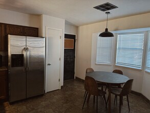 1027 Lowell Rd in Las Cruces, NM - Building Photo - Building Photo