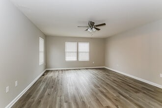 34 Waterman Ave in Commercial Point, OH - Building Photo - Building Photo