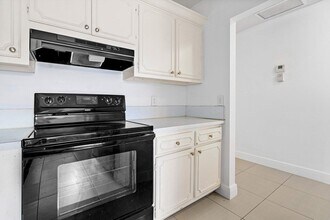 1021 Flame Vine Ave in Delray Beach, FL - Building Photo - Building Photo