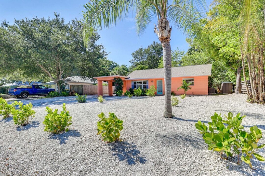 2738 Martin St in Sarasota, FL - Building Photo