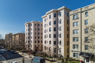 California House in Washington, DC - Foto de edificio - Building Photo