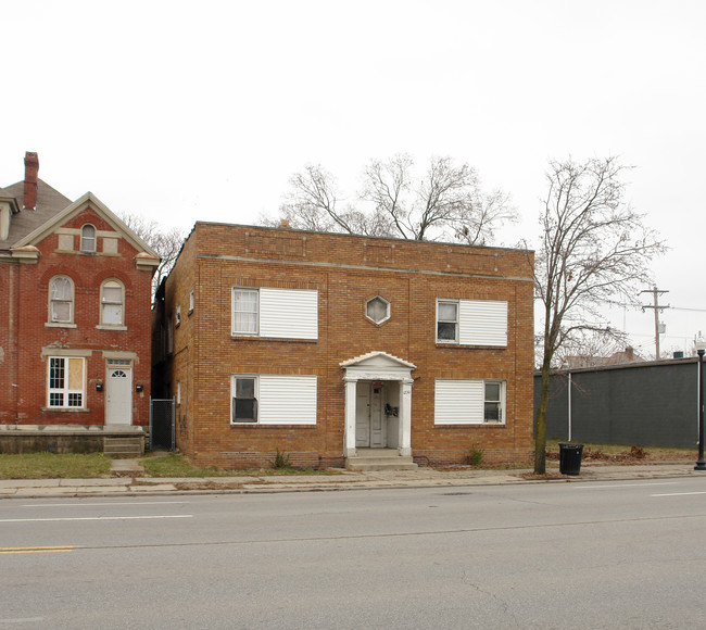 1230 W Broad St in Columbus, OH - Building Photo - Building Photo