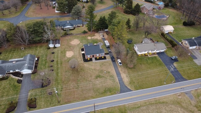 4606 Lower Beckleysville Rd in Hampstead, MD - Building Photo - Building Photo