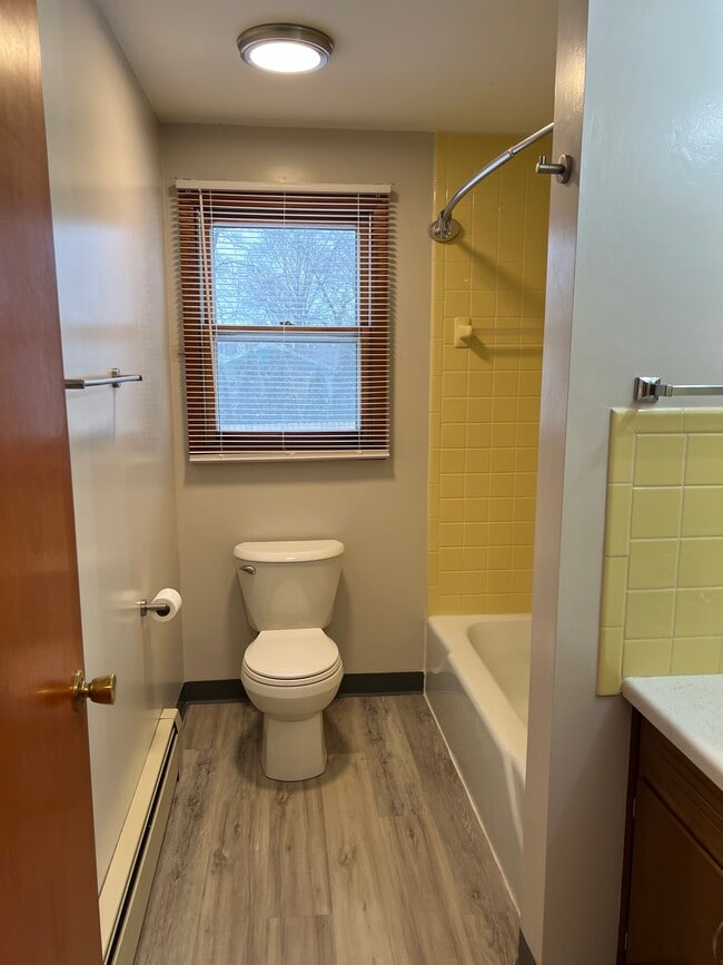 249 Davison Rd, Unit 7 in Lockport, NY - Building Photo - Building Photo