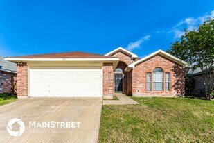 717 Somerset Dr in Cedar Hill, TX - Building Photo