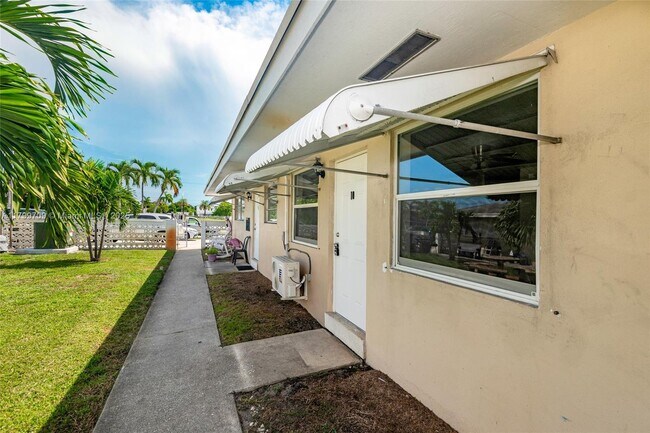2901 Polk St in Hollywood, FL - Building Photo - Building Photo