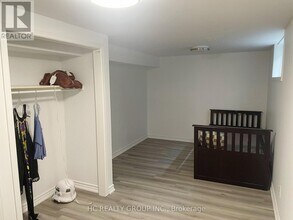 42 Arkona Dr in Toronto, ON - Building Photo - Building Photo