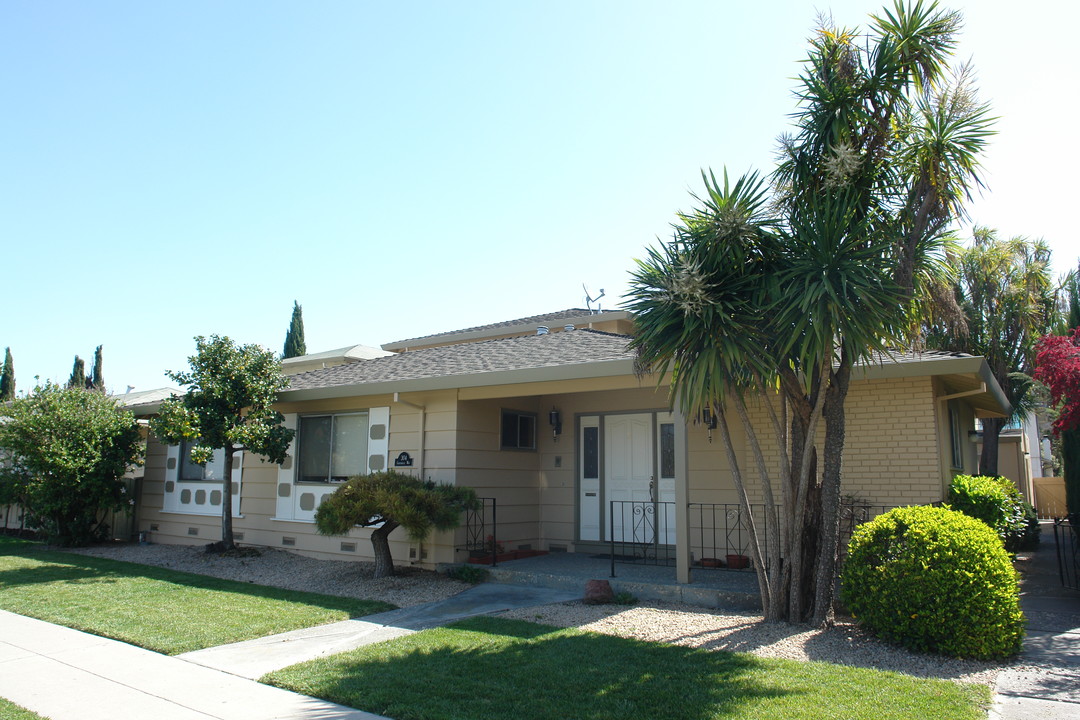 304 Greendale Way in San Jose, CA - Foto de edificio