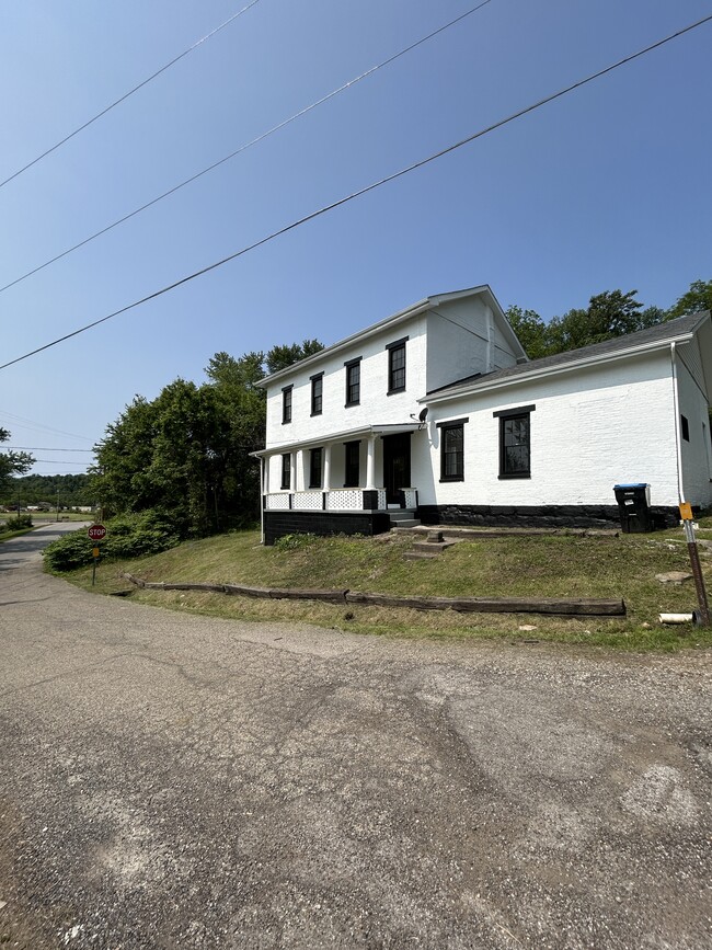 property at 1521 Adamsville Rd