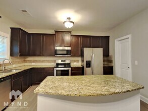 400 Louise Way in Locust Grove, GA - Building Photo - Building Photo