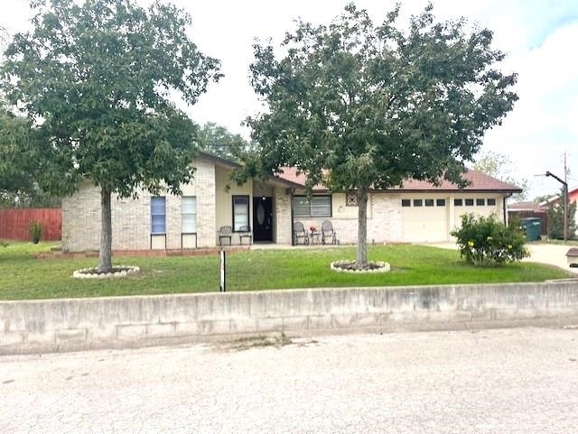 202 Miller Dr in Del Rio, TX - Building Photo