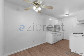 4561 Ashcroft Ave in Sacramento, CA - Building Photo - Building Photo