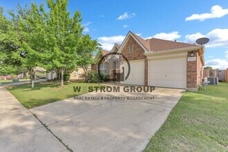 1225 Roping Reins Way in Haslet, TX - Foto de edificio - Building Photo