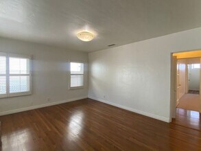 828 Avalon Ct in San Diego, CA - Building Photo - Building Photo