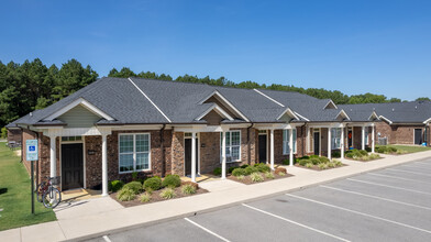 Campbell Pointe Townhomes in Lillington, NC - Building Photo - Building Photo