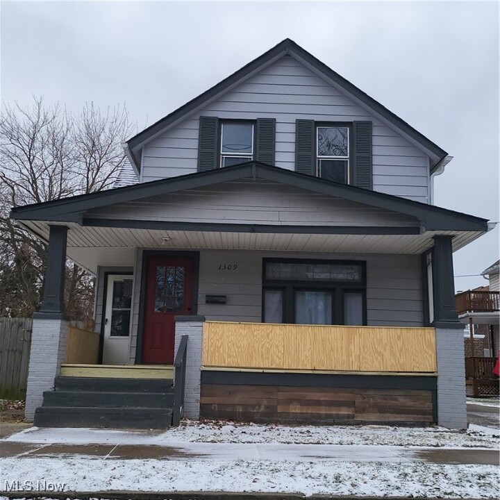 1309 Buhrer Ave in Cleveland, OH - Building Photo