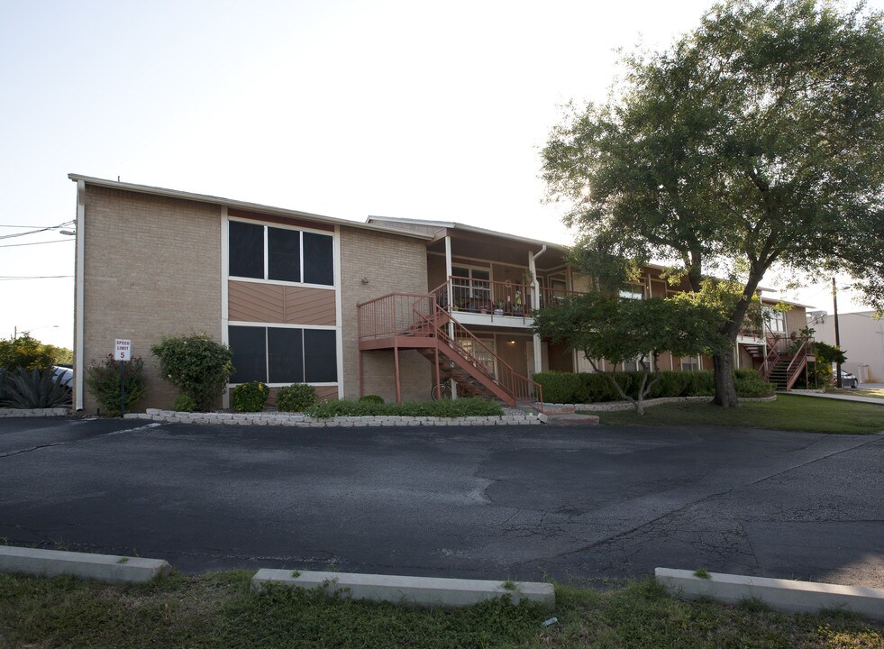 Ashdale Gardens in Austin, TX - Building Photo