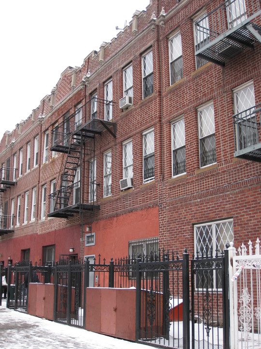 1637 Saint Johns Pl in Brooklyn, NY - Building Photo