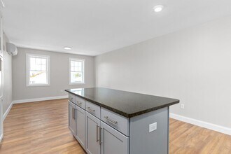Third and Central Place in Dover, NH - Building Photo - Interior Photo