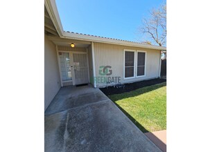 1821 S Willow Creek Dr in Tracy, CA - Building Photo - Building Photo