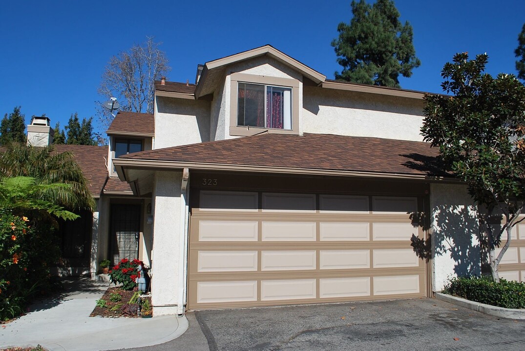 323 Blackfoot Ln in Ventura, CA - Building Photo