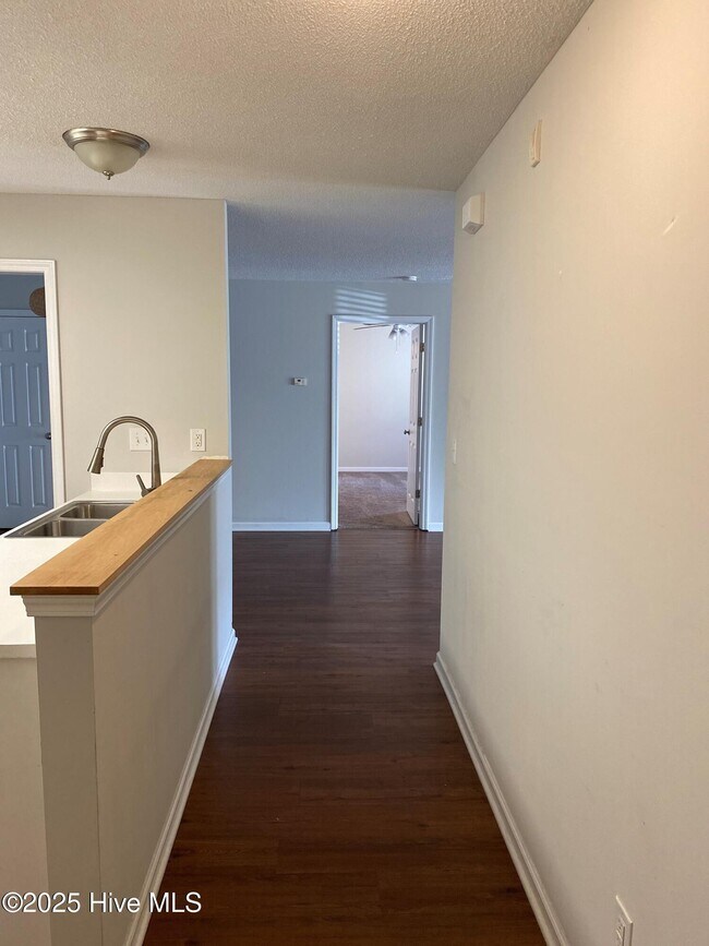 5010 Hunters Trail-Unit -Unit 2 in Wilmington, NC - Building Photo - Building Photo