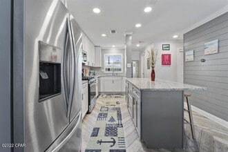 17751 Panama City Beach Pkwy in Panama City Beach, FL - Foto de edificio - Building Photo