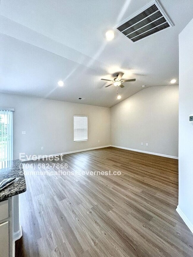129 Lightning Dr in Shelby, NC - Building Photo - Building Photo
