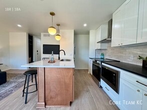 4203 SW Trafficway in Kansas City, MO - Building Photo - Building Photo