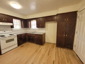 1813 NW 28th St in Oklahoma City, OK - Building Photo - Building Photo