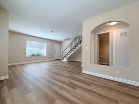 300 Green Moor Pl in Thousand Oaks, CA - Building Photo