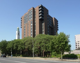 Station Plaza Apartments in White Plains, NY - Building Photo - Building Photo