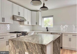 2503 Ingersoll St in Philadelphia, PA - Building Photo - Building Photo