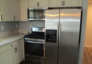 228 Clinton Ave in Roseville, CA - Building Photo - Building Photo