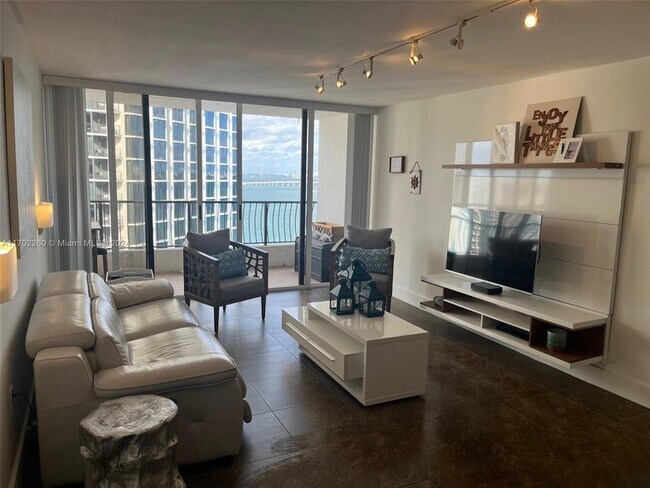 555 NE 15th St, Unit 22F in Miami, FL - Building Photo - Building Photo