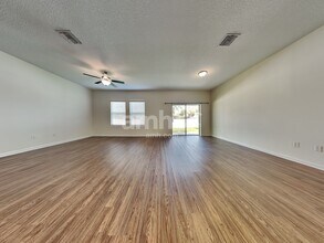 8706 Layalie Wy in Gibsonton, FL - Building Photo - Building Photo