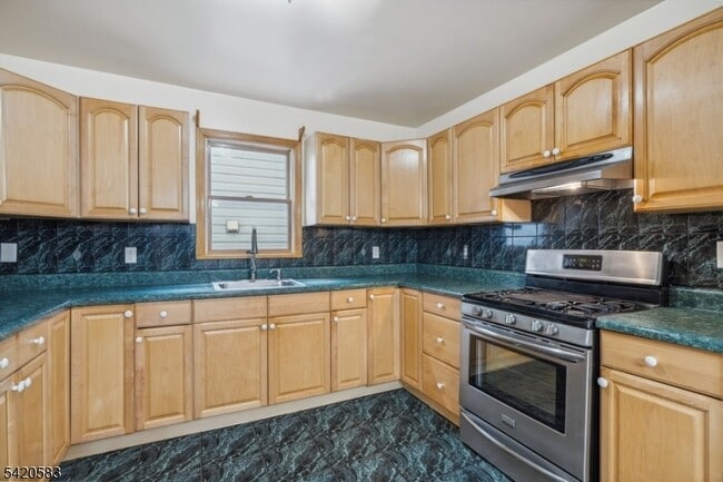 66 Atlantic St in Jersey City, NJ - Building Photo - Building Photo