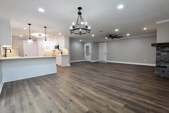 4052 Randi Rd in Crestview, FL - Foto de edificio - Building Photo