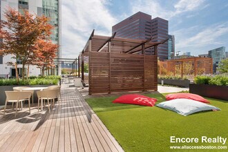 250 Kendall St in Cambridge, MA - Building Photo - Building Photo