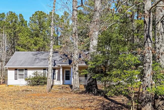 property at 160 Willow Shoals Dr