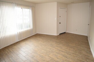 6049 Northcrest Cir in Carmichael, CA - Building Photo - Building Photo