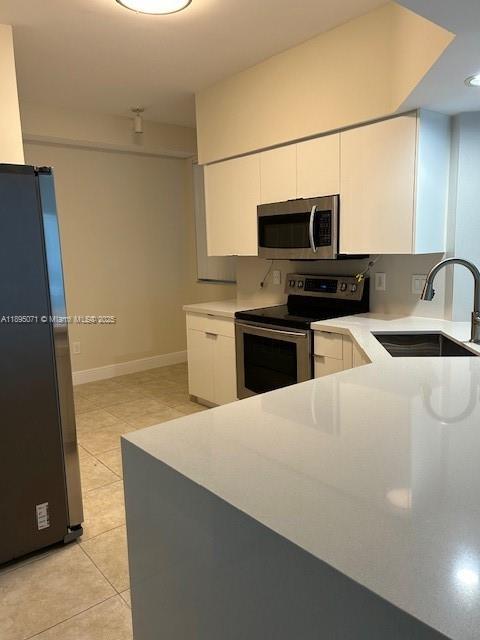 3145 NE 184th St in North Miami Beach, FL - Building Photo - Building Photo