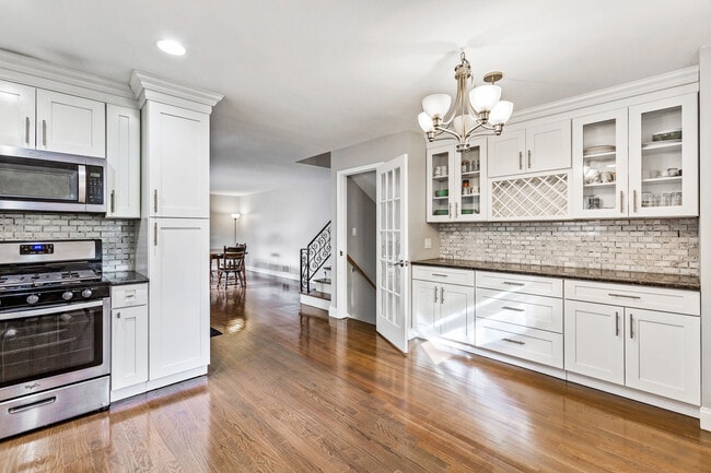property at 10 Chestnut Ridge Rd