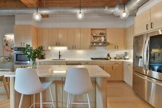9 W Broadway, Unit 410 in Boston, MA - Building Photo - Building Photo