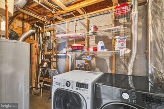 25501 Joy Ln in Damascus, MD - Foto de edificio - Building Photo