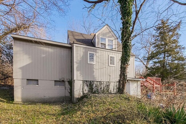 5301 NW Waukomis Dr in Kansas City, MO - Foto de edificio - Building Photo