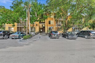 4025 W McNab Rd in Pompano Beach, FL - Building Photo