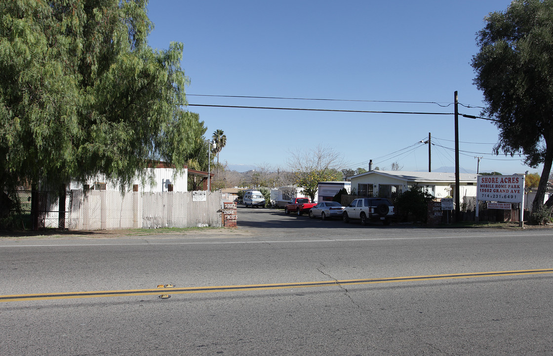 15682 Grand Ave in Lake Elsinore, CA - Building Photo