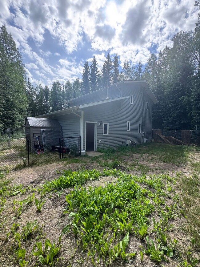 2685 Micah Rd in North Pole, AK - Building Photo - Building Photo
